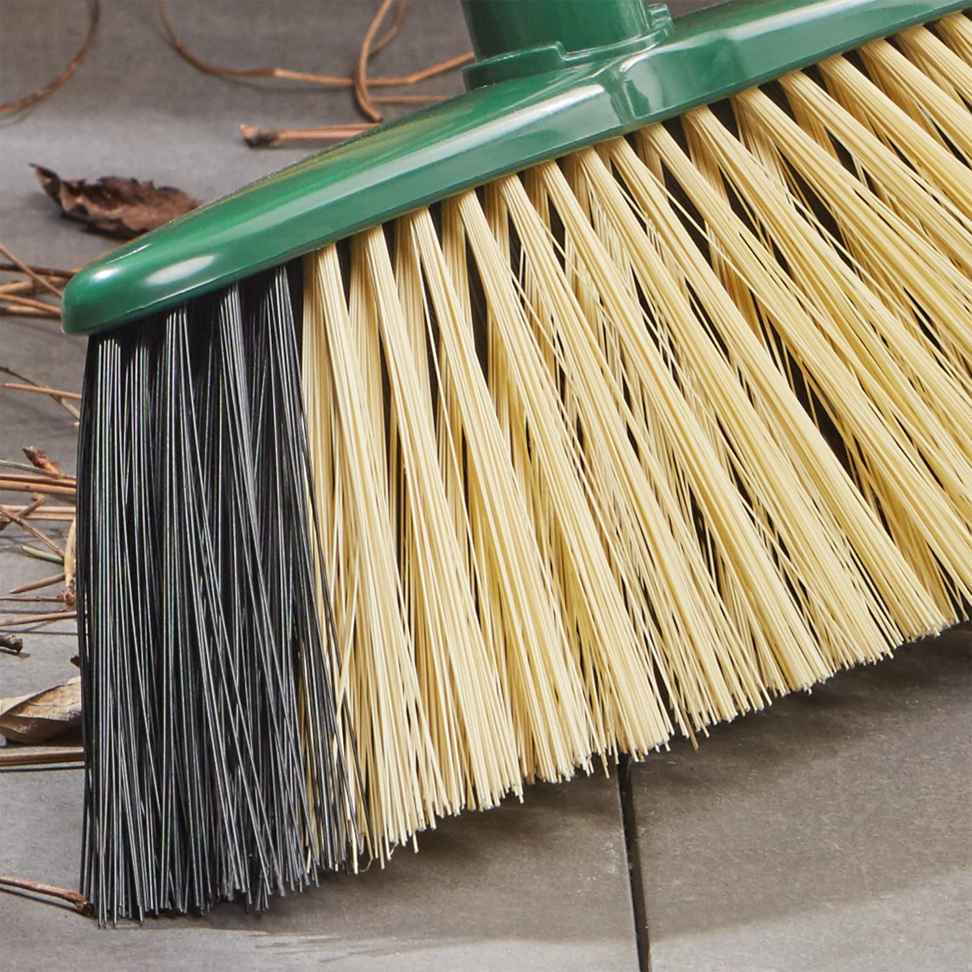 spontex-eco-green-besen-outdoor-mit-teleskopstiel-au-enbesen-aus-100-recycelten- image 5