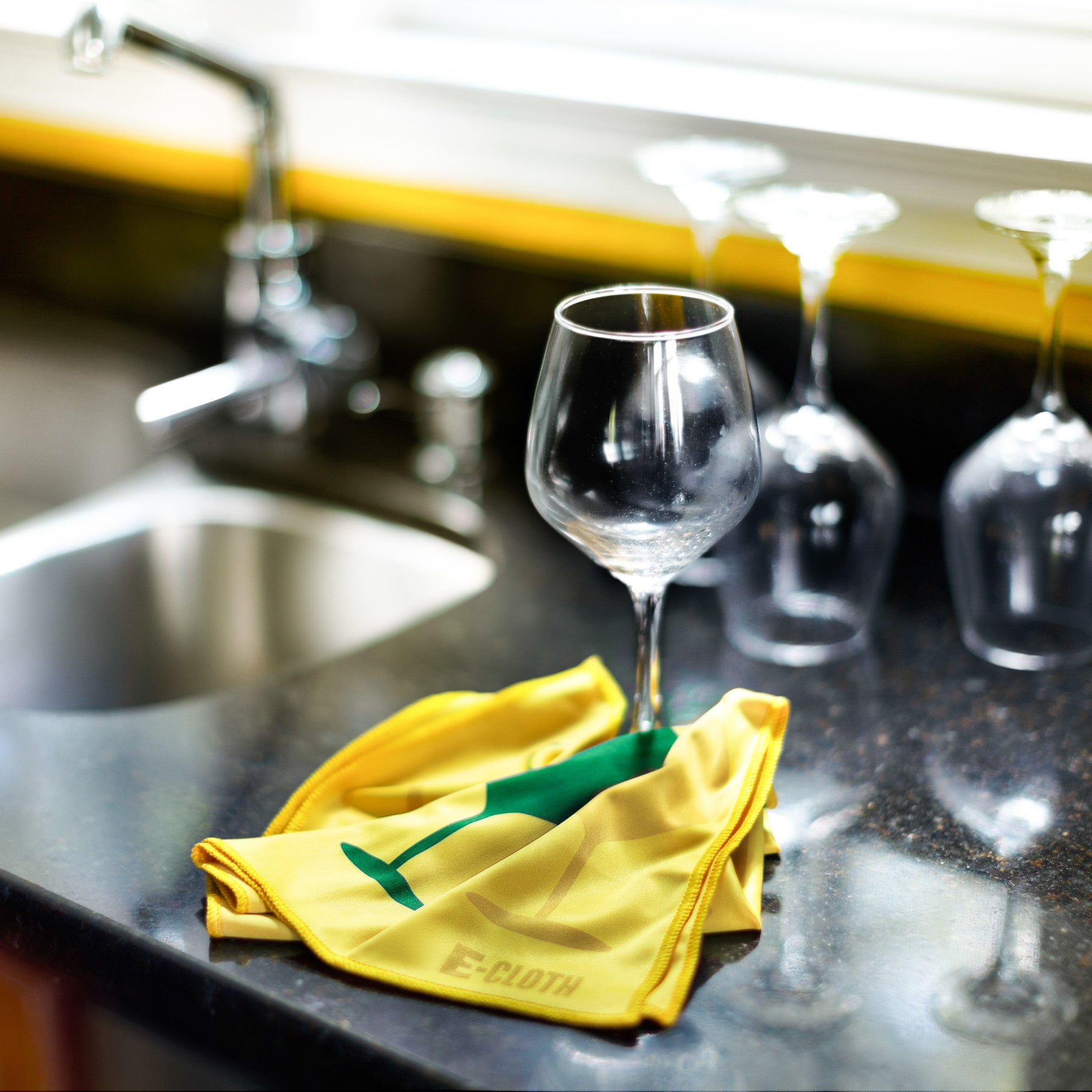 e-cloth-polish-and-shine-glassware-cloth-glas-und-gl-serpoliertuch image 2
